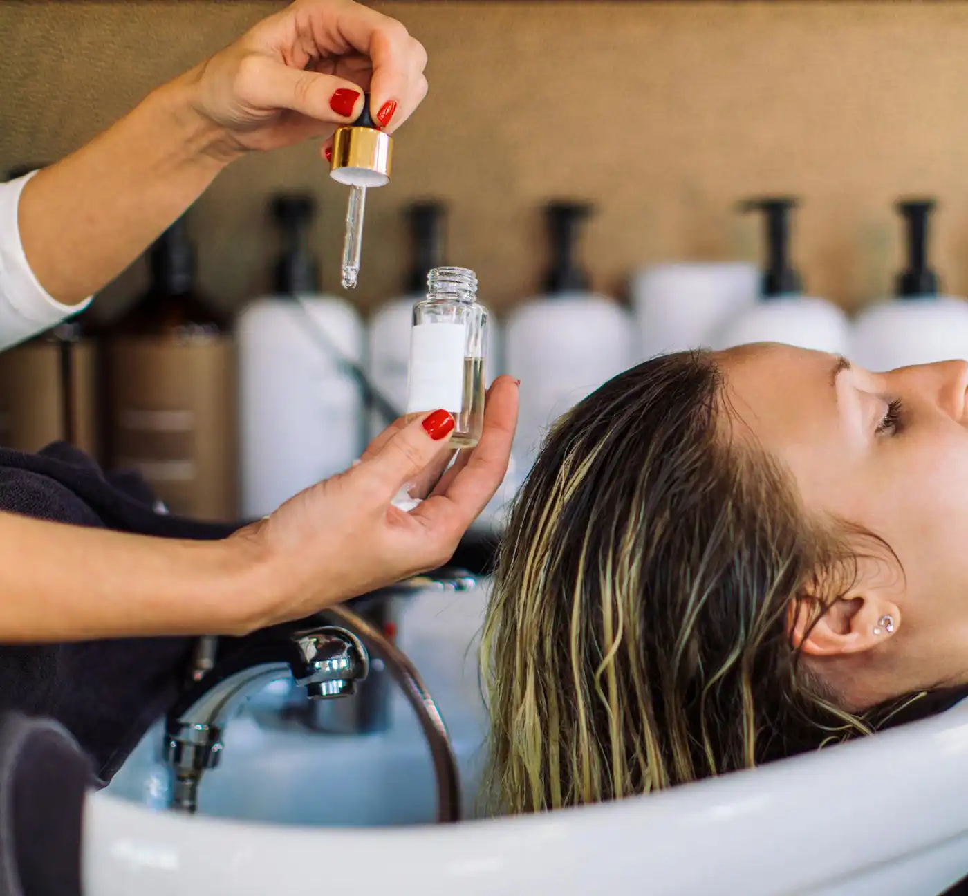 Cuidados esenciales para mantener un cabello teñido saludable